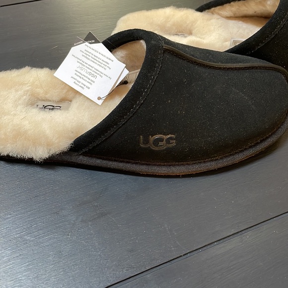UGG Shearling Lined Scuff Slippers. NWT - Picture 5 of 5